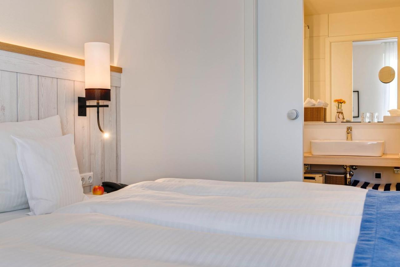 Hotel Erholung Kellenhusen Bagian luar foto